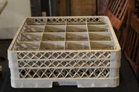 Vollrath TR8DDD Traex® Full-Size Beige 16-Compartment 7 7/8" Glass Rack.
19 3/4"L x 19 3/4"W x 8 3/4"H