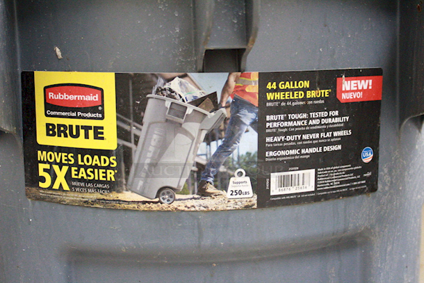 Rubbermaid Brute 44 Gallon Wheeled Garbage Can.  - Image 3 of 4