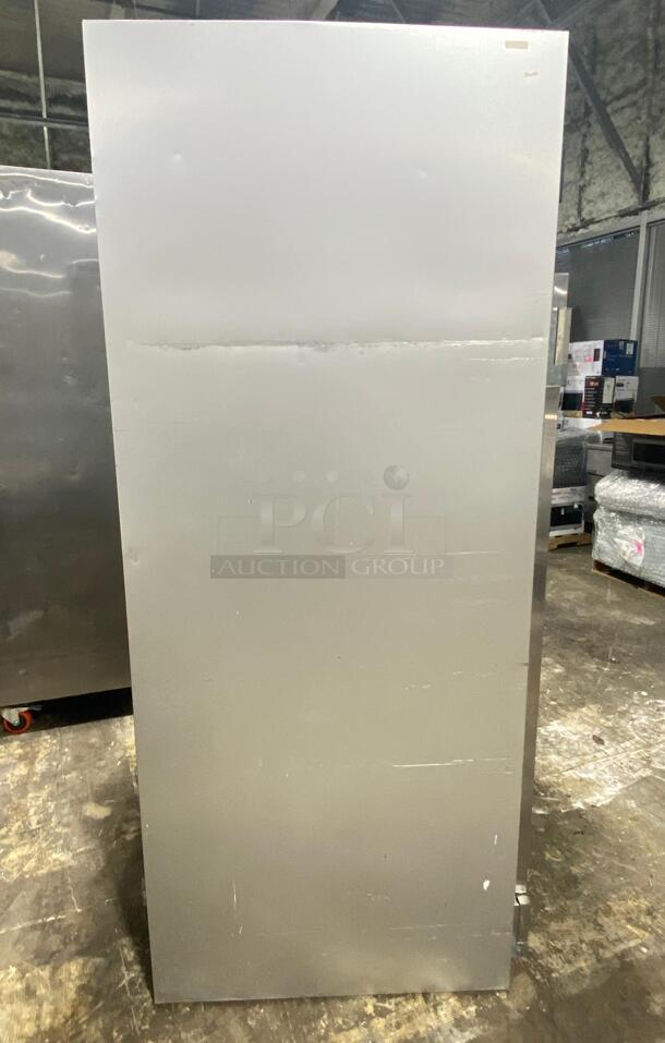 Traulsen G20010 52 1/10" Two Section Reach In Refrigerator, (2) Left/Right Hinge Solid Doors, 115v
 - Image 4 of 6