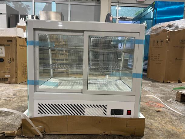 Brand New Marchia MDC121-W 28" White Countertop Refrigerated Curved Glass Bakery Display Case with LED Lighting
 - Image 3 of 4