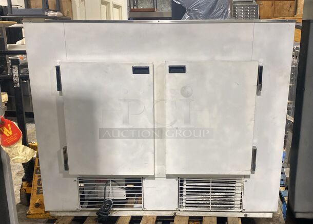 Master-Bilt FIP-50 Ice Cream And Novelty Display Merchandiser  - Image 5 of 6