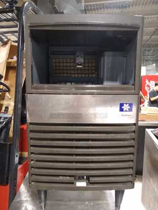 Manitowoc Ice 19 11/16" W Full Cube NEO Undercounter Ice Machine - 102 lbs/day, Air Cooled
