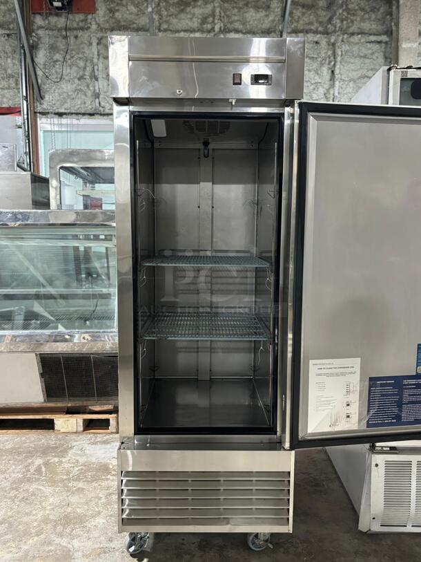 Dukers D28F One-Section Reach-In Freezer - 110v/60/1-PH - 110 Volts
 - Image 5 of 7