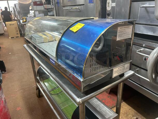 WOW MUST SEE! BRAND NEW! STILL IN BOX! COUNTER REFRIGERATED DISPLAY UNIT
 - Image 4 of 4