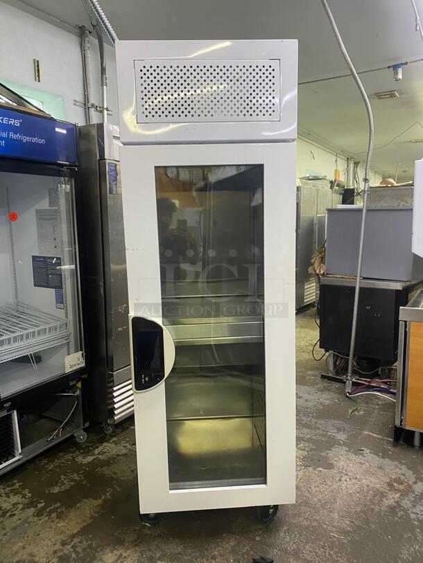 True 28" One Section Reach In Refrigerator Right Hinge Glass Door, 115v
 - Image 1 of 4