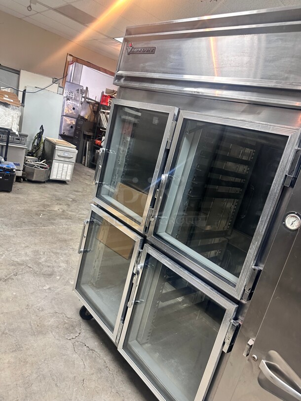 Victory RA-2D-7 53" W Four-Section Four Door Reach-In Refrigerator 115 Volt Tested and Working - Image 4 of 8
