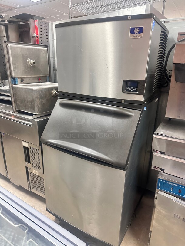 Excellent Condition Manitowoc Ice IYT0504 550 lb Half Cube Ice Machine  115 Volt Tested and Working! - Image 3 of 9