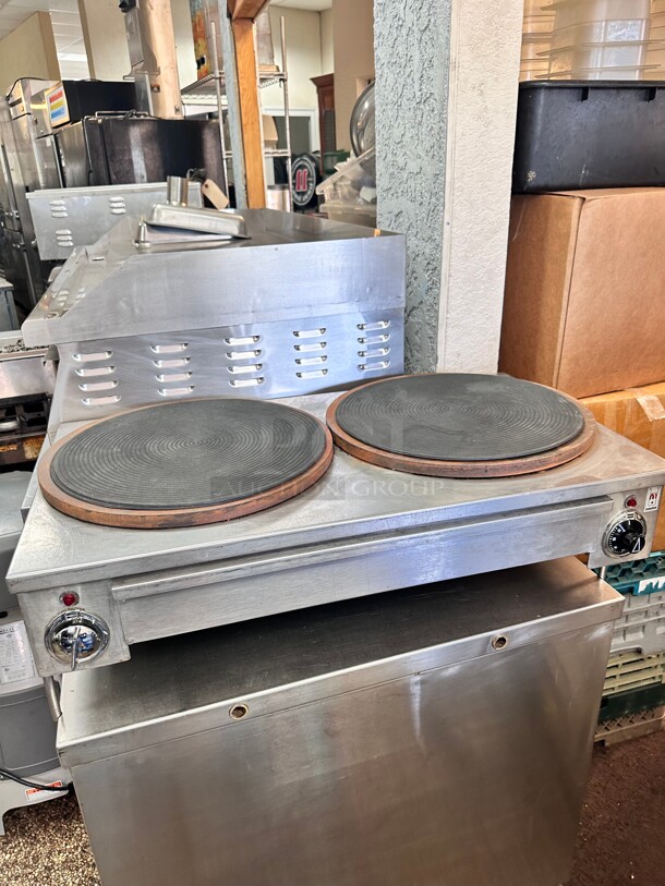 Working Morice Dual Electric Crepe Maker 220 Volt  - Image 1 of 5