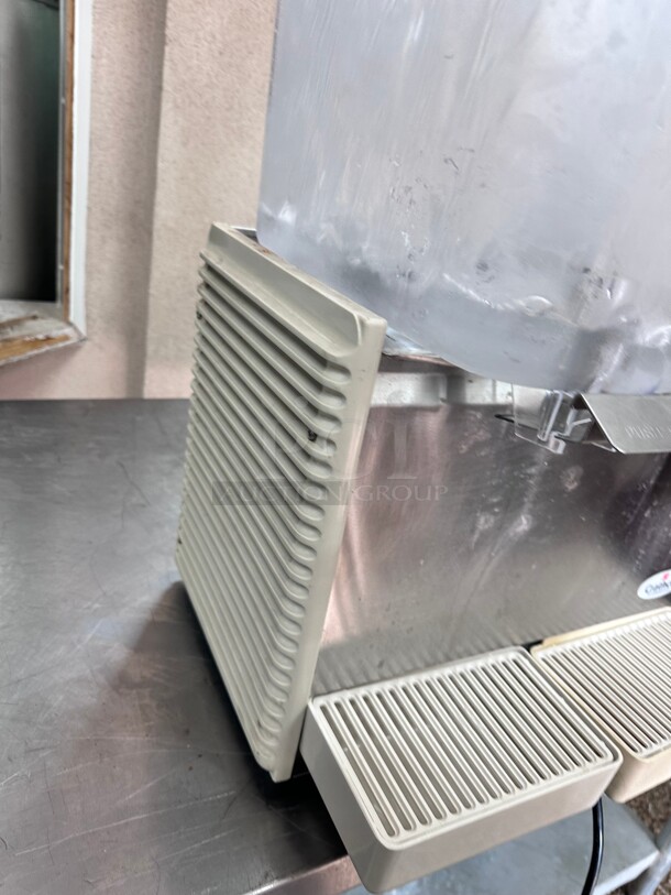 Certified Working Crathco D25-4 Refrigerated Drink Dispenser w/ (2) 5 gal Bowls, Pre Mix, 115v  - Image 7 of 9