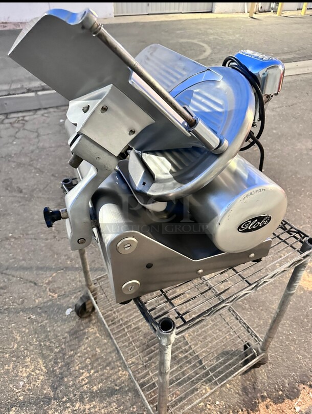 Certified Working Globe 500 10 inch Commercial Manual Electric Food Slicer - Medium Duty - .33 HP 115 Volt - Image 2 of 7