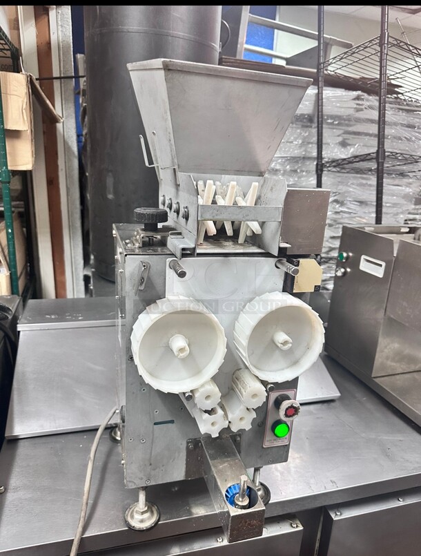 Working Top TSM06 Samrice Full-Automatic Sushi Ball Robot 115 Volt Made in Japan - Image 6 of 9