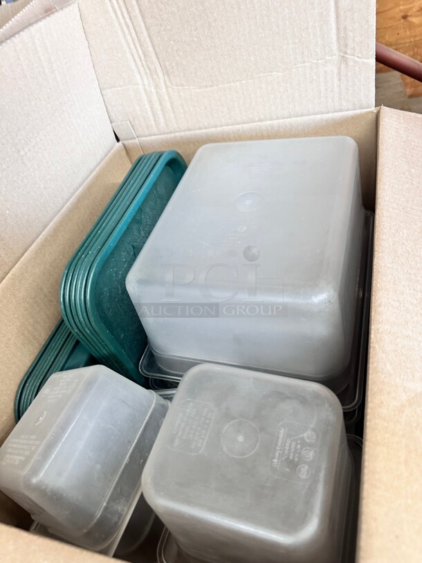 One Lot A Box Contains Clear Plastic Storage Containers With Covers - Image 4 of 5