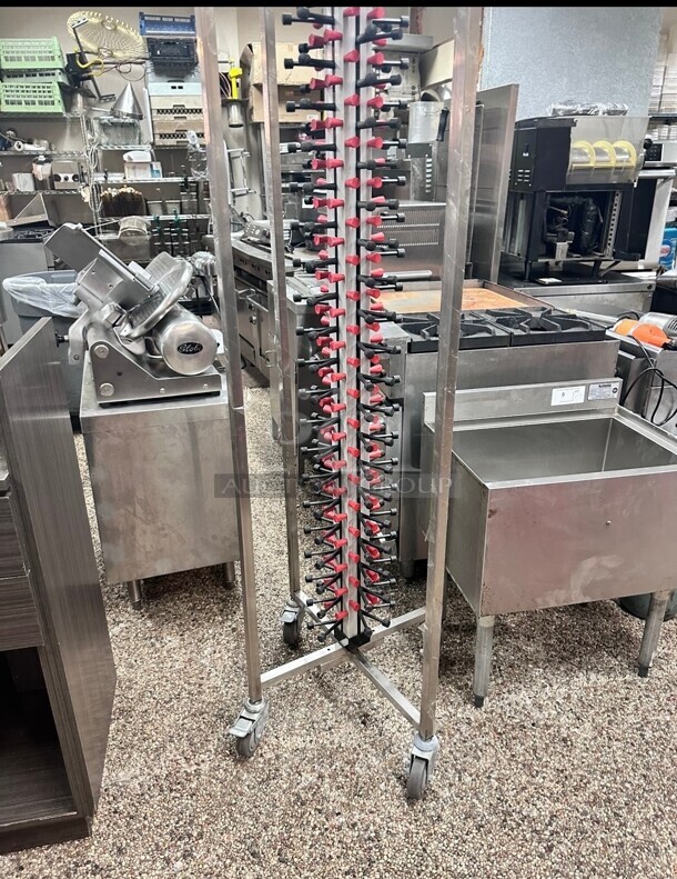 New Plate Mate PM84-120 Mobile Plate Rack Holds 84 Plates Excellent Condition  - Image 3 of 8