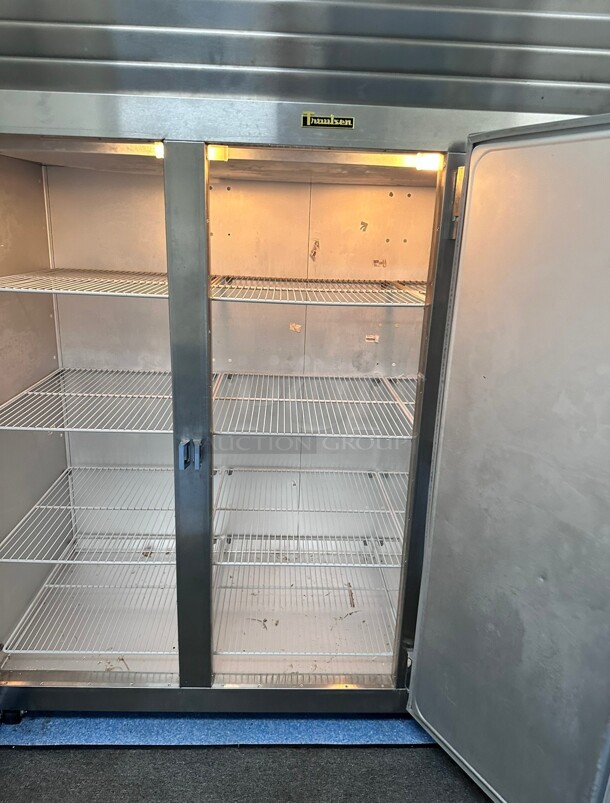 Late Model! Traulsen G31010 77 inch G Series Solid Door Reach-In Freezer with Left / Right / Right Hinged Doors 115 Volt Tested and Working! - Image 5 of 8