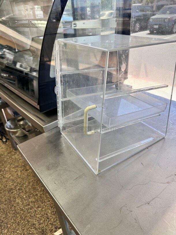 Commercial Counter Top Dry Display 
10x14x13 - Image 4 of 6
