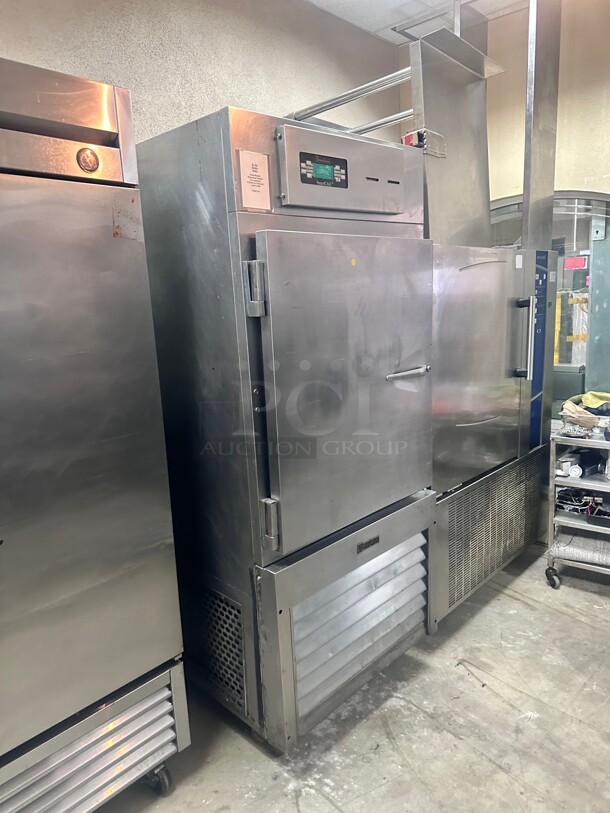 Traulsen RBC100 Self-Contained Reach-In 100 lb Blast Chiller 220 Volt 1 Phase Not Sure Of Functionality - Image 8 of 10
