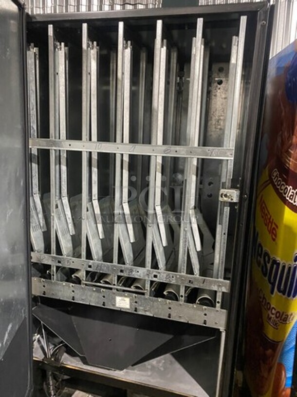 Royal Vendors Commercial Drink Vending Machine! 10 Drink Selections! With Bill And Coin Acceptor! Suitable For Indoor And Outdoor Use! Model: RVCDE65010 SN: 200329FA00057 115V 60HZ 1 Phase - Image 6 of 8