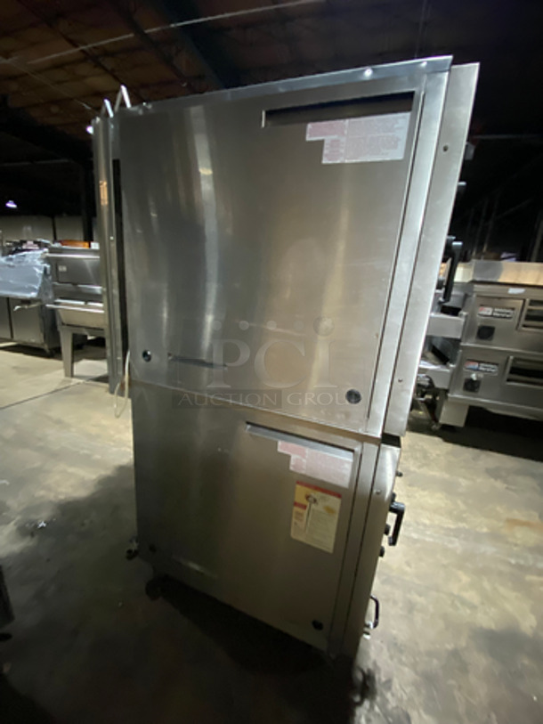 NICE! Blodgett Commercial Natural Gas Powered Double Deck Convection Oven! With View Through Doors! Metal Oven Racks! All Stainless Steel! On Casters! 2x Your Bid Makes One Unit! Model: BCX14G/AA SN: 092110JU025T - Image 4 of 12