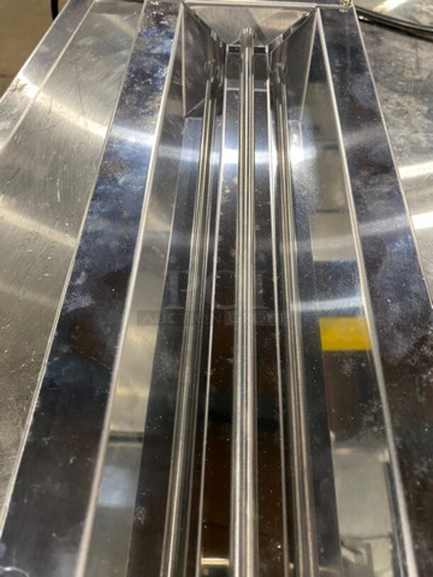 NEW! IN THE BOX! Avantco Commercial Heated Shelf Strip Warmer! Solid Stainless Steel! Model: ISW36INF SN: CK190353R238 120V - Image 4 of 8