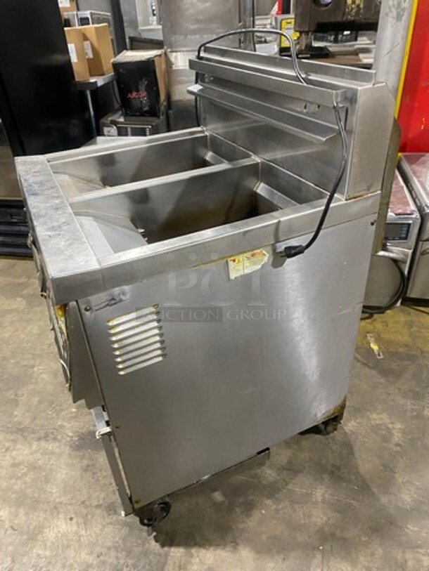 Henny Penny Commercial Natural Gas Powered 2 Bay Fryer! All Stainless Steel On Casters! Model: EEG142FFXX SN: BW1304009 - Image 3 of 12