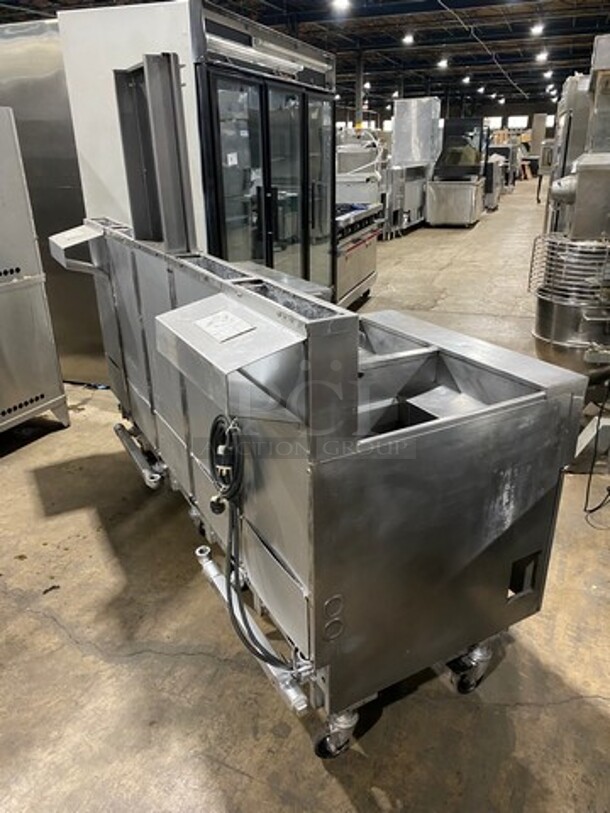 FAB! Pitco Frialator Commercial Natural Gas Powered 4 Bay Deep Fat Fryer! With Middle Fryer Basket Rack! All Stainless Steel! On Casters! Model: SGH50 SN: G10DA010387 - Image 2 of 12