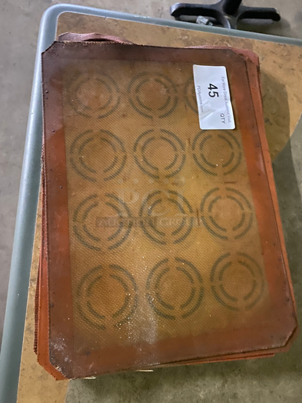 ALL ONE MONEY! Reusable Silicon Baking Molds! - Image 1 of 3