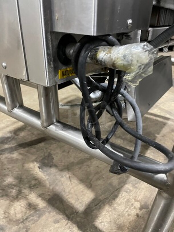 WOW! Groen Natural Gas Powered ECLIPSE SERIES Tilted Braising Pan/Tilt Skillet! All Stainless Steel! Thermostatic Controlled! ModelWOW! Groen Natural Gas Powered ECLIPSE SERIES Tilted Braising Pan/Tilt Skillet! All Stainless Steel! Thermostatic Controlled! Model BPM40G Serial J14907615! On Legs! On Legs! - Image 9 of 9