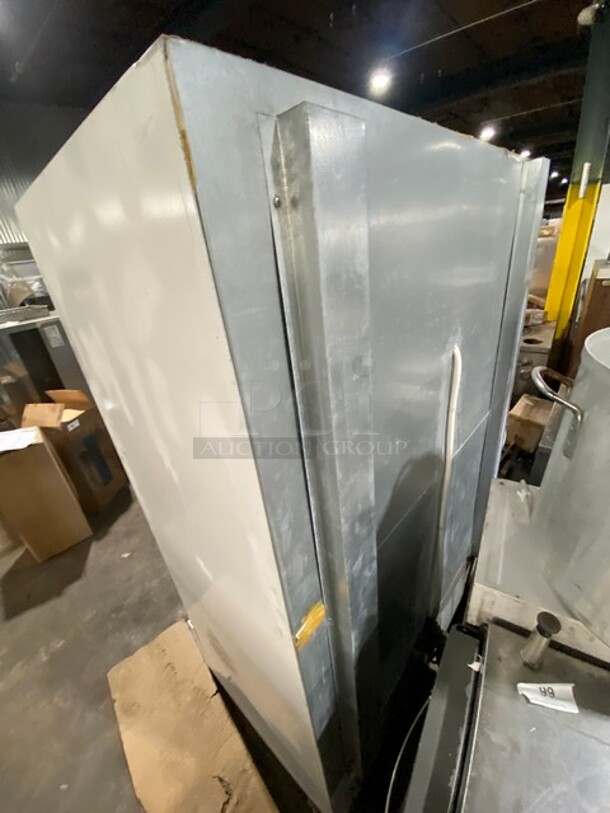 MASTER-BILT Metal Commercial 2 Door Reach In Freezer Merchandizer! MODEL:BLG-48HD SN:LV486729! - Image 4 of 8