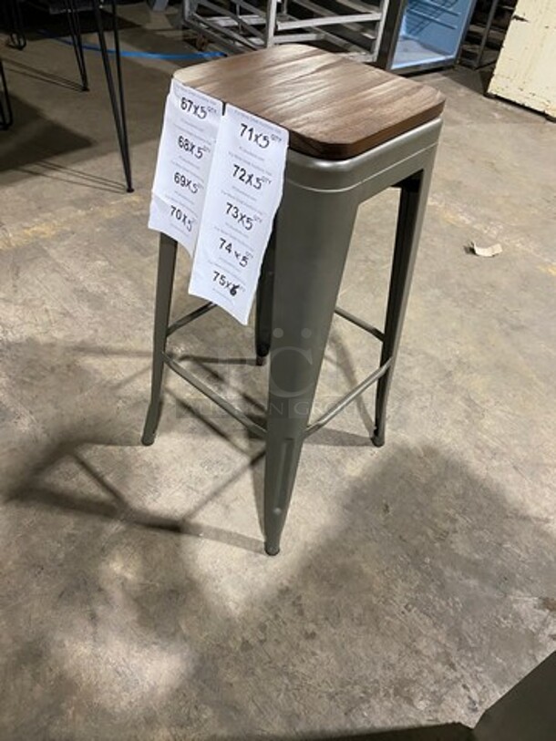 BRAND NEW! Astor Matte Platinum Clear Coated Finish Heavy Duty Metal Bar Height Stools! With Walnut Seat Top! With Footrest! 5 x Your Bid! - Image 4 of 10