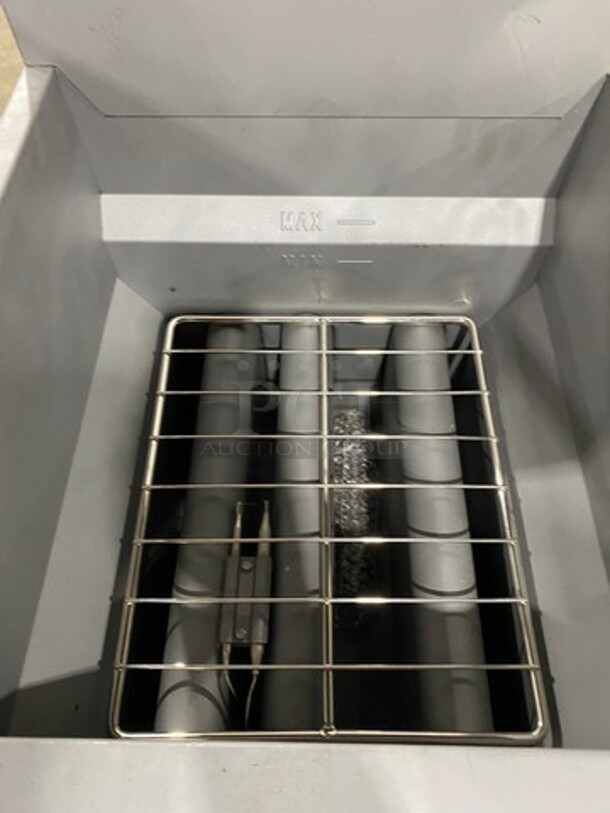 NEW! OUT OF THE BOX! LATE MODEL! 2021 Avantco Commercial Natural Gas Powered Deep Fat Fryer! With 2 Metal Frying Baskets! With Back Splash! All Stainless Steel! On Legs! Model: FF300N SN: 21040637VA - Image 6 of 9