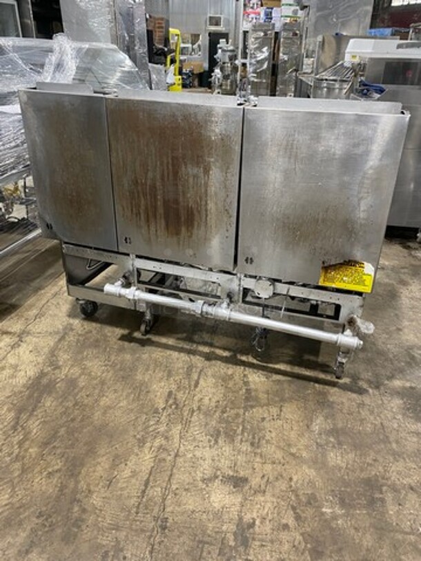 WOW! Vulcan Commercial Natural Gas Powered 3 Bay Deep Fat Fryer! All Stainless Steel! On Casters! Model: 3GR65F SN: 481533671 - Image 4 of 11