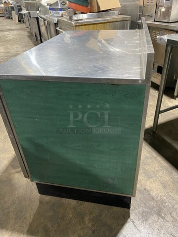 Duke Commercial Refrigerated Work/Prep Top Lowboy Cooler! With Backsplash! With 2 Doors Underneath Storage Space! With Poly Coated Racks! All Stainless Steel! WORKING WHEN REMOVED! Model: RUF48 SN: 10030616 120V 60HZ 1 Phase - Image 4 of 8