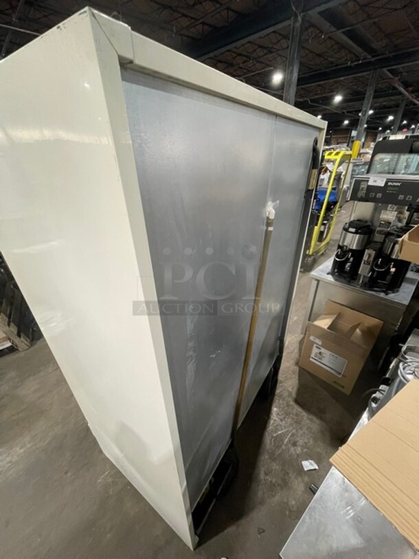 Carrier Commercial Double Glass Door Reach In Freezer/Merchandiser! With Poly Coated Racks! 115/208-230V 1 Phase! Model: ULG50BCP-5! - Image 3 of 9