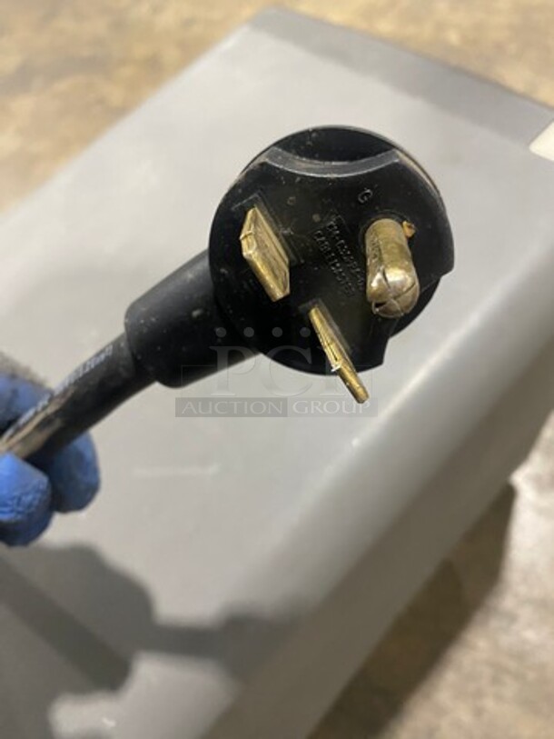 LATE MODEL! 2018 Turbo Chef Commercial Countertop Rapid Cook Oven! On Small Legs! Model: NGO SN: NGOD41069 208/240V 60HZ 1 Phase - Image 8 of 8