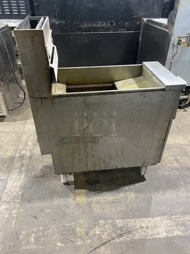 Pitco Natural Gas Powered Deep Fat Fryer! Quick Recovery! Model Sg14 Serial G11FC026436! All Stainless Steel! On Legs! Working When Removed!   - Image 4 of 9