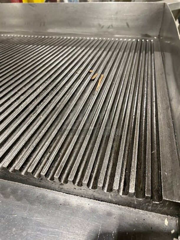 NICE! Imperial Commercial Natural Gas Powered Grooved Grill! With Back And Side Splashes! On Legs! On Equipment Stand! With Storage Space Underneath! All Stainless Steel! On Casters! - Image 6 of 9