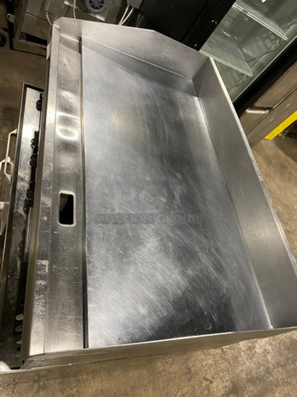 Lang Commercial Countertop 48 Inch Natural Gas Powered Polish Top Flat Top Griddle! With Back And Side Splashes! All Stainless Steel! On Small Legs! - Image 5 of 9