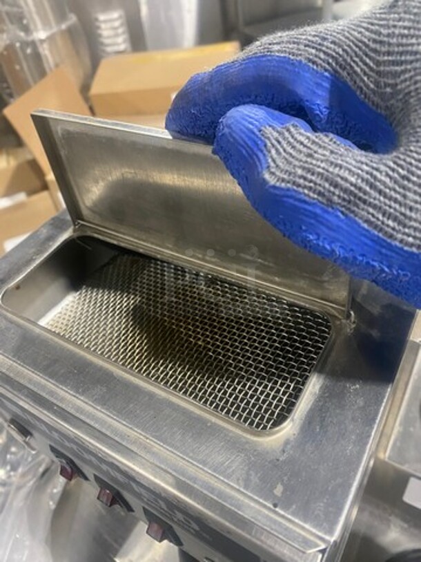 Bloomfield Commercial Countertop Coffee Brewing Machine! With 3 Coffee Pot Warming Stations! All Stainless Steel! - Image 8 of 8