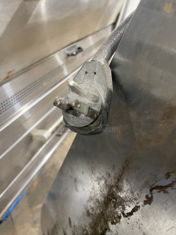 True 72 Inch Deli Display Case Merchandiser! Model TDBD72-2 Serial 13739123! 115V 1 Phase!  - Image 7 of 7