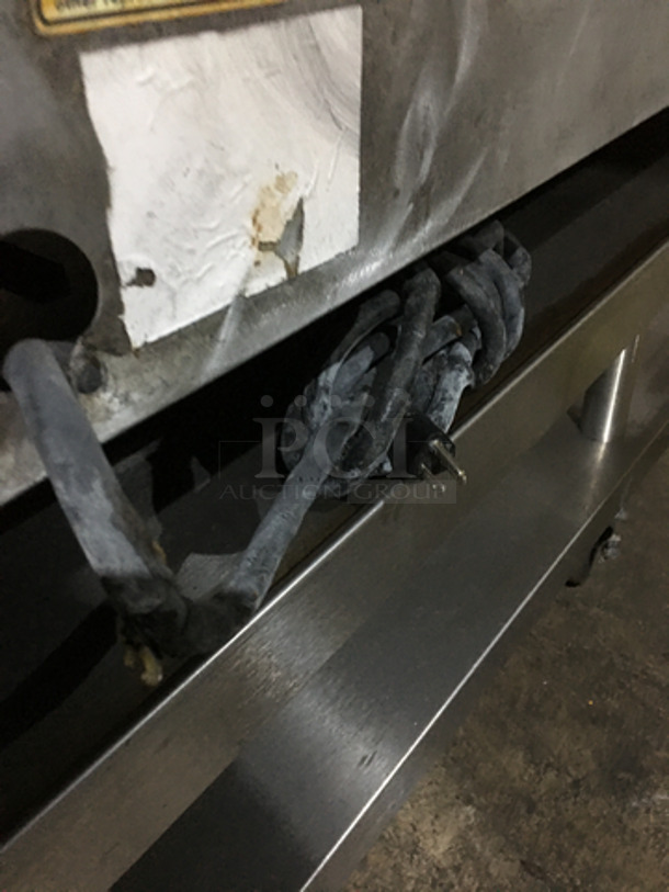 GORGEOUS! Wolf Heavy Duty Commercial Flat Griddle! On Heavy Duty Equipment Stand! With Back And Side Splashes! All Stainless Steel! On Casters! Model: IRC60C SN: 481606006 120V 60HZ 1 Phase - Image 9 of 9