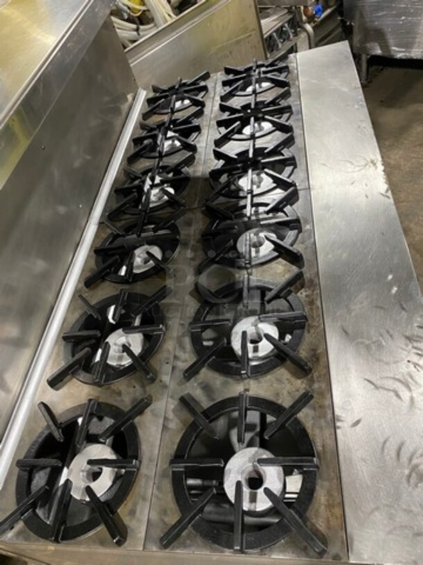 Southbend Commercial Natural Gas Powered 12 Burner Stove! With Raised Back Splash And Salamander Shelf! With 2 Full Size Oven Underneath! All Stainless Steel! On Casters! - Image 5 of 10
