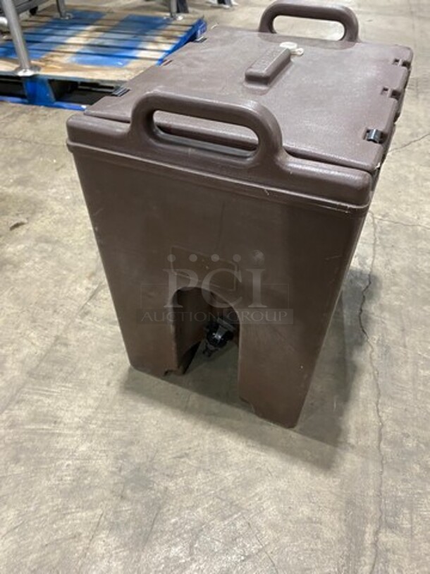 Cambro Insulated Beverage Dispenser/ Holder! With Side Handles! With Lid! - Image 4 of 6