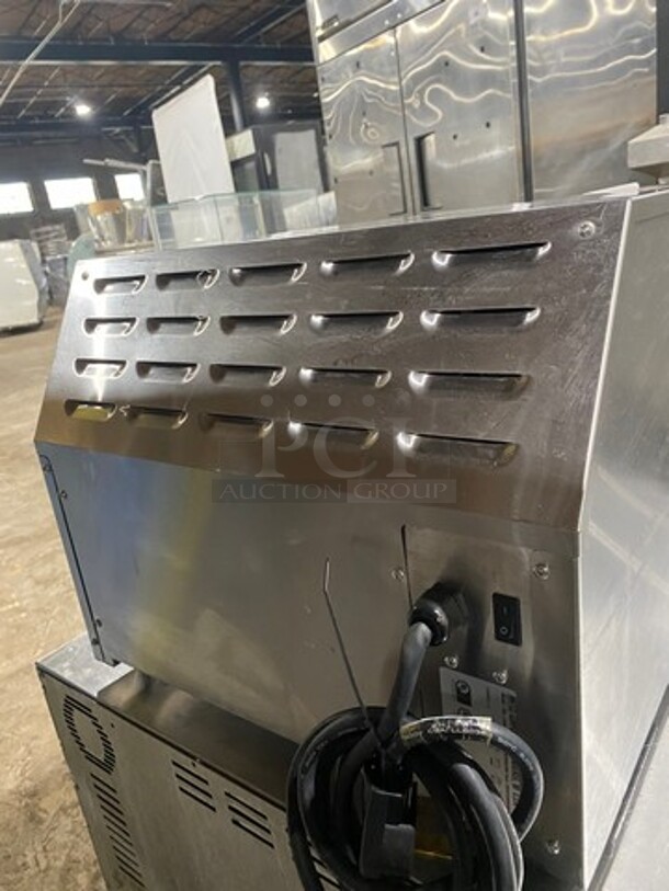 Hatco Commercial Countertop Conveyor Toaster! All Stainless Steel! Model: ITQ17502C SN: 6079551506 208V 60HZ 1 Phase - Image 3 of 8