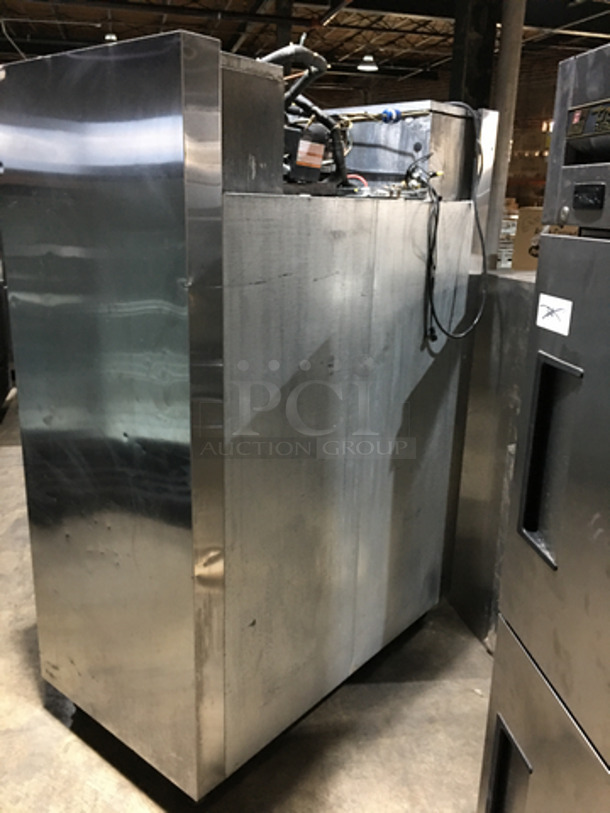 MUST HAVE! Traulsen 2 Door Half Cooler Half Freezer Combo Unit! All Stainless Steel! On Casters! Model: ADT232WUT-FHS  - Image 3 of 8