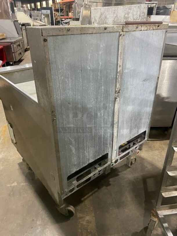 Pitco Frialator Commercial Natural Gas Powered Deep Fat Fryer With Dump Station! All Stainless Steel! On Casters! Model: SG14 SN: G08BD006448 - Image 3 of 12