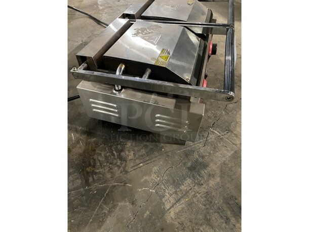 Winco Commercial Countertop Double Panini Press! All Stainless Steel! Model ESG2 Serial ESG02010000019! 120V! - Image 4 of 8