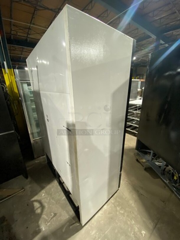 True 2 Door Reach In Freezer Merchandiser! With View Through Doors! With Poly Coated Racks! Model: GDM49F SN: 14001566 115/208/230V 60HZ 1 Phase - Image 4 of 9