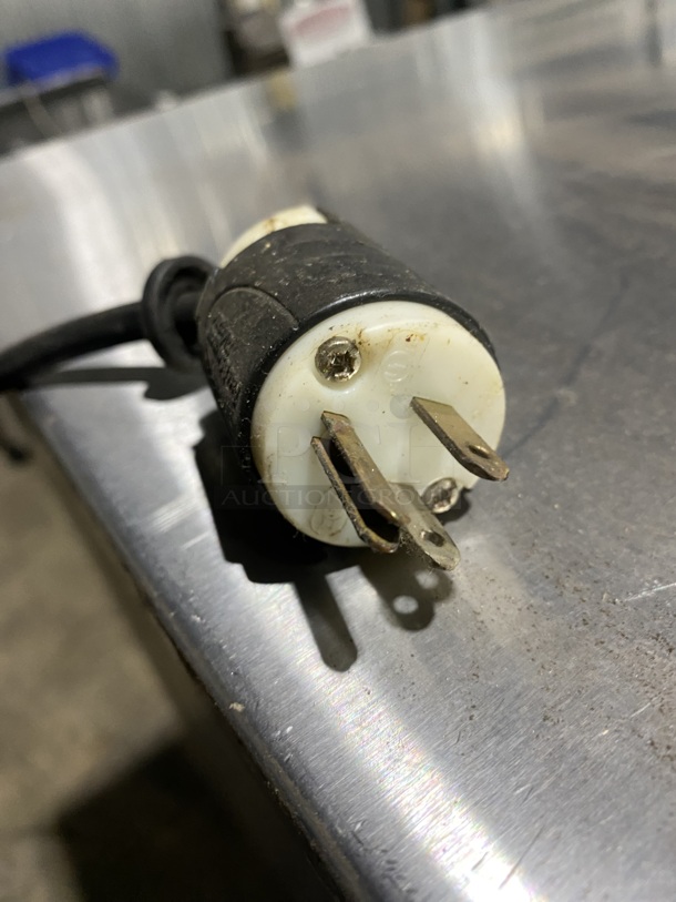 Leader Deli Display Case Merchandiser! Model HDL48 S/C Serial PS101362! 115V 1Phase! - Image 8 of 8