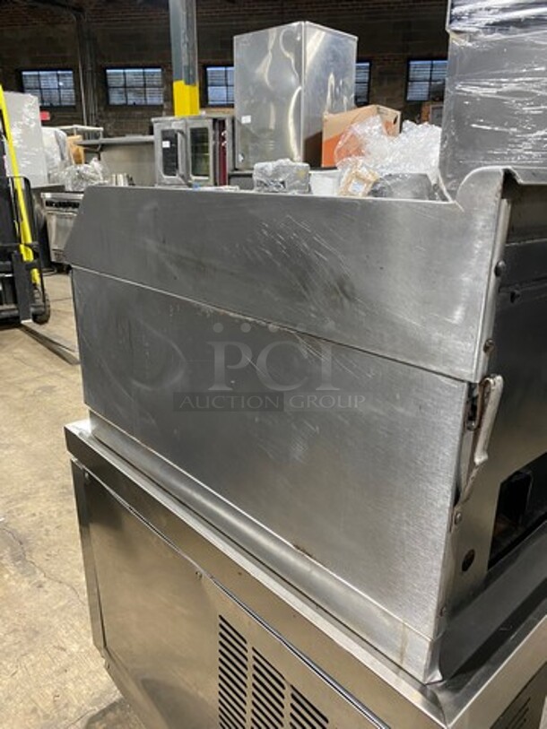 Southbend Commercial Countertop Natural Gas Powered Flat Top Griddle! With Back And Side Splashes! All Stainless Steel! - Image 4 of 8