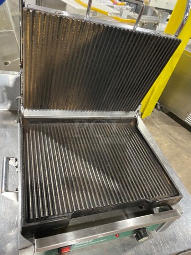 Waring Commercial Countertop Panini/Sandwich Supremo Grill! All Stainless Steel! Press With Ribbed Surface! Model: WPG250 120V - Image 5 of 8